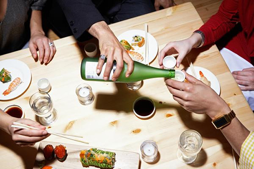 Phép lịch sự trên bàn ăn của người Nhật Bản 