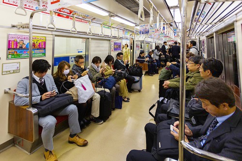 Một số mẫu câu giao tiếp khi đi tàu điện ngầm tại Nhật Bản
