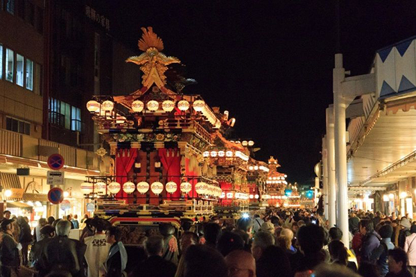 kiệu rước trong lễ hội Takayama